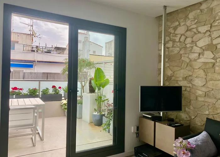 Chic By Hello Homes *