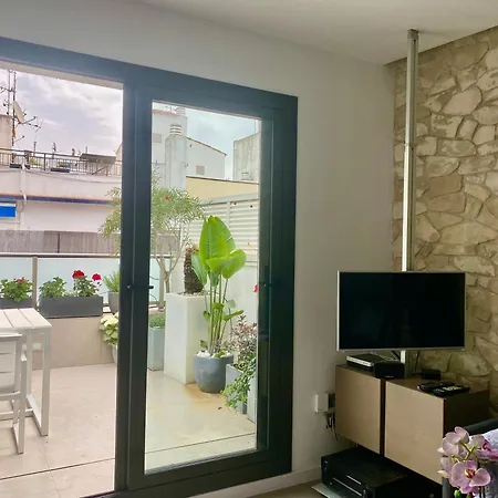 Chic By Hello Homes *