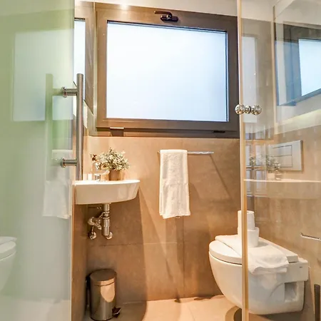 Chic By Hello Homes *