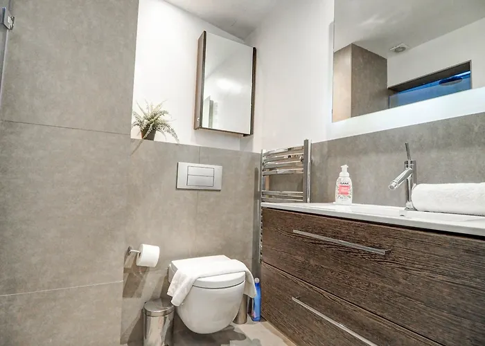 Chic By Hello Homes Сіджас