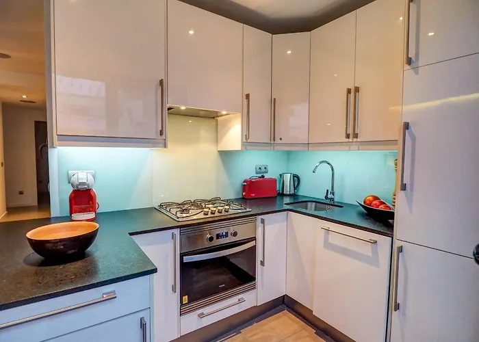 Chic By Hello Homes 锡切斯