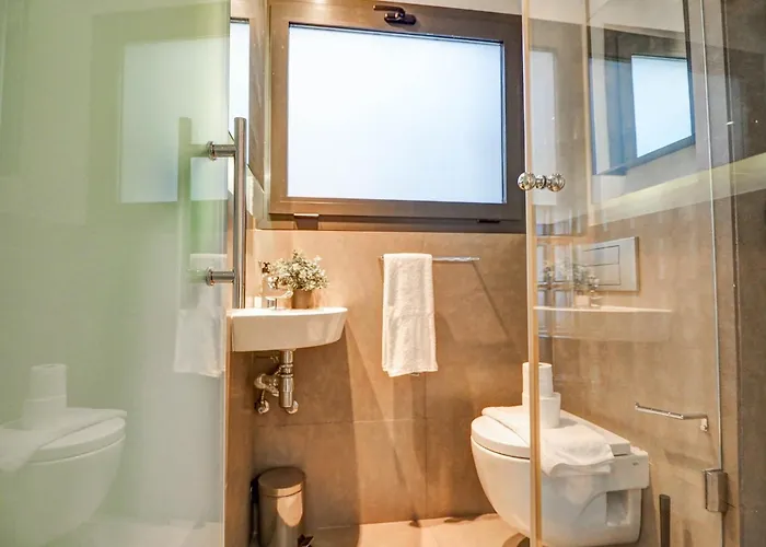 Chic By Hello Homes *